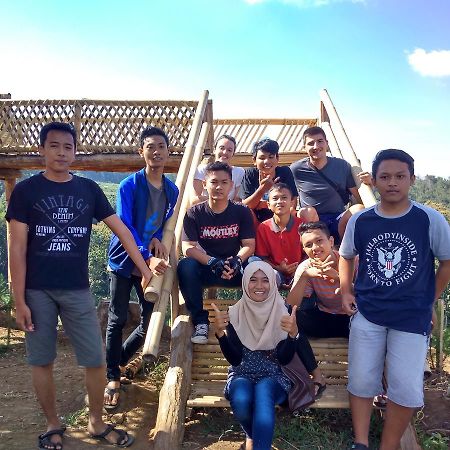 Banyu Homestay Banyuwangi  Buitenkant foto