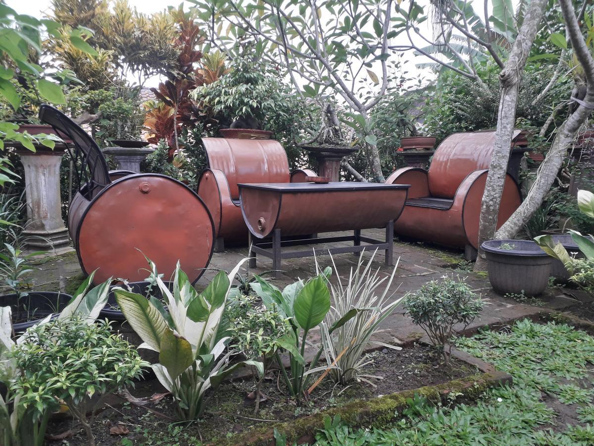 Banyu Homestay Banyuwangi  Buitenkant foto