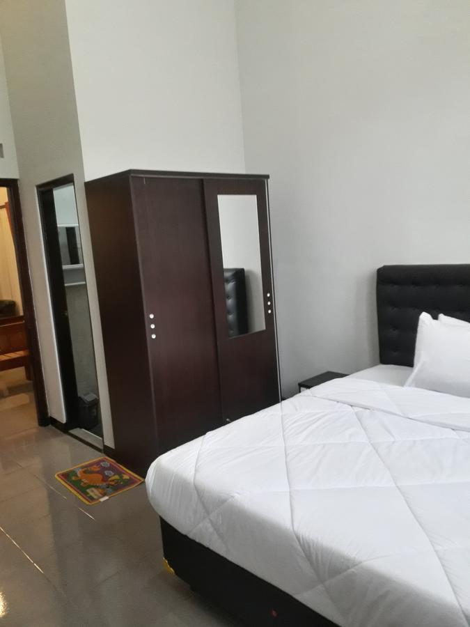 Banyu Homestay Banyuwangi  Buitenkant foto