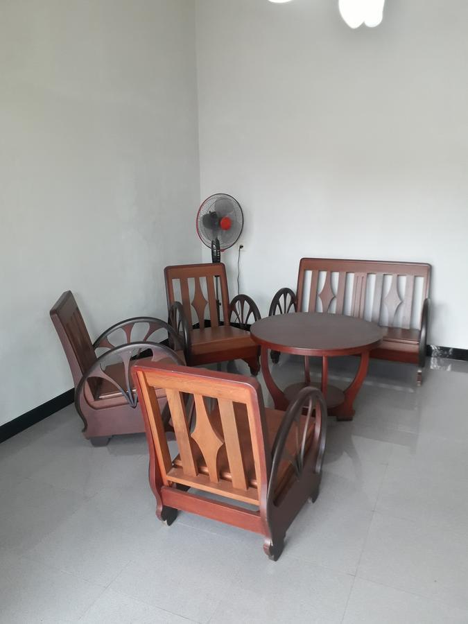 Banyu Homestay Banyuwangi  Buitenkant foto