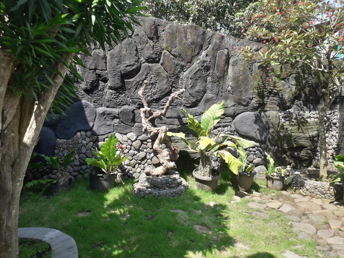 Banyu Homestay Banyuwangi  Buitenkant foto