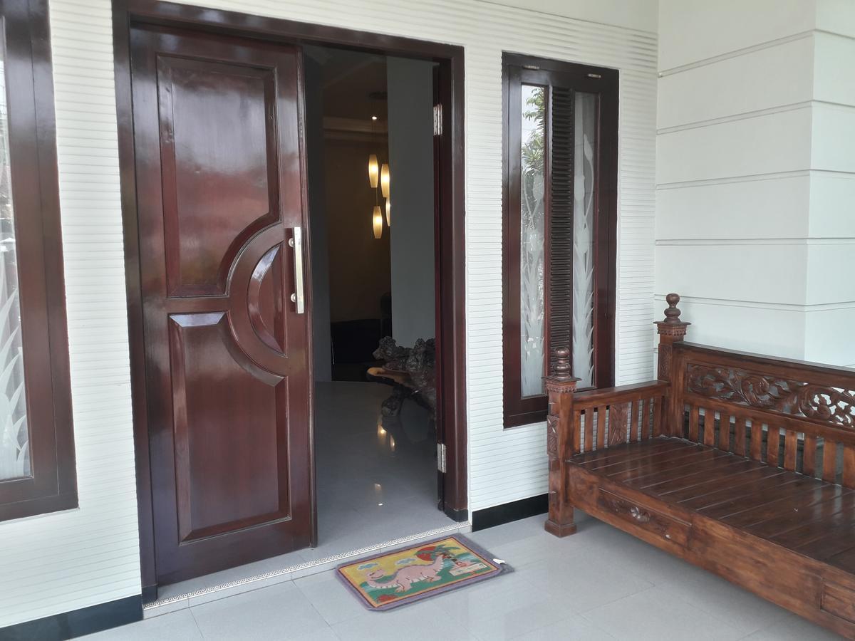 Banyu Homestay Banyuwangi  Buitenkant foto