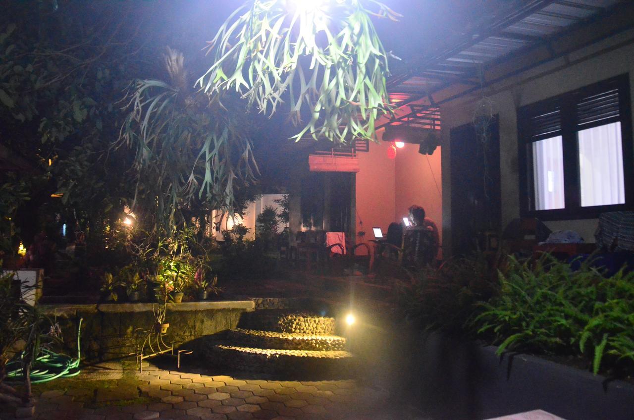 Banyu Homestay Banyuwangi  Buitenkant foto