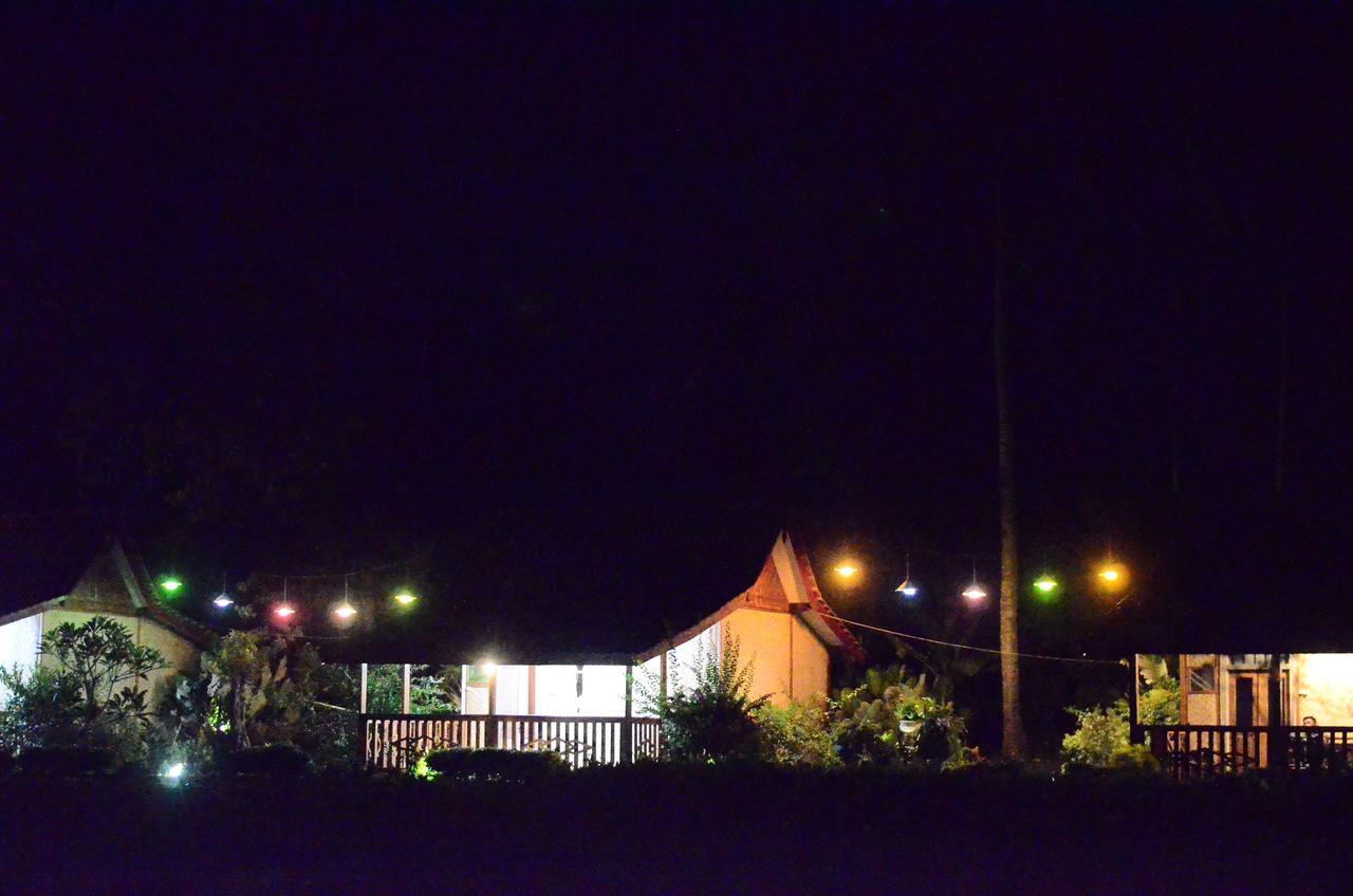 Banyu Homestay Banyuwangi  Buitenkant foto