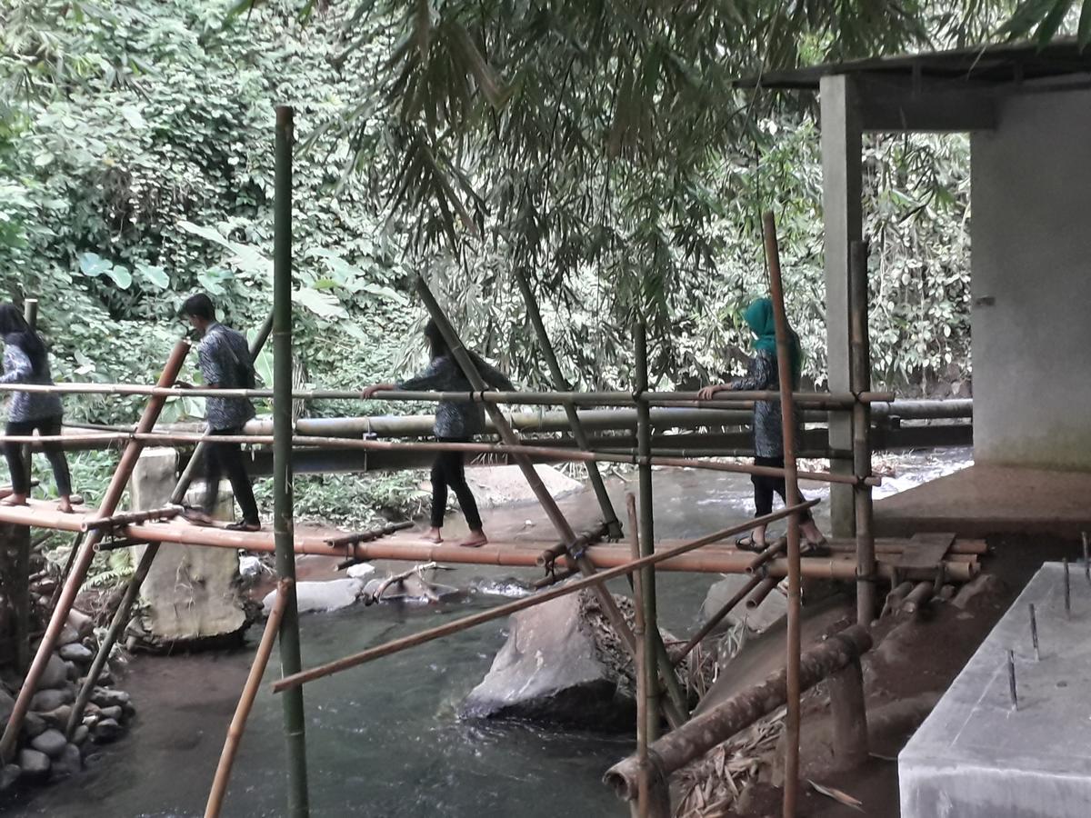 Banyu Homestay Banyuwangi  Buitenkant foto