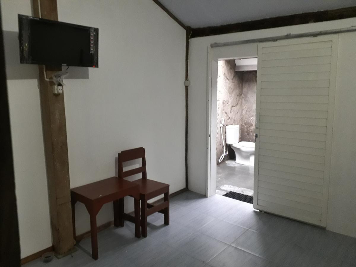 Banyu Homestay Banyuwangi  Buitenkant foto