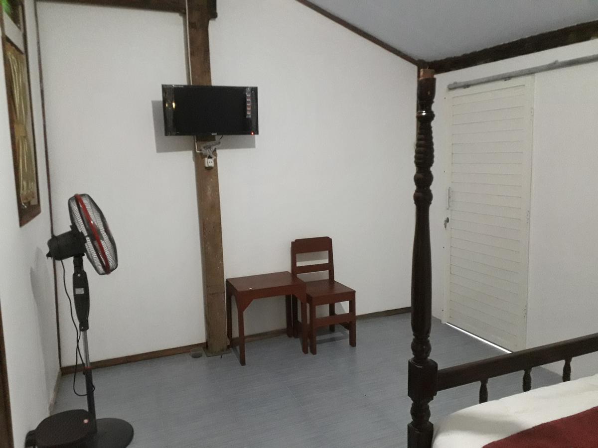 Banyu Homestay Banyuwangi  Buitenkant foto