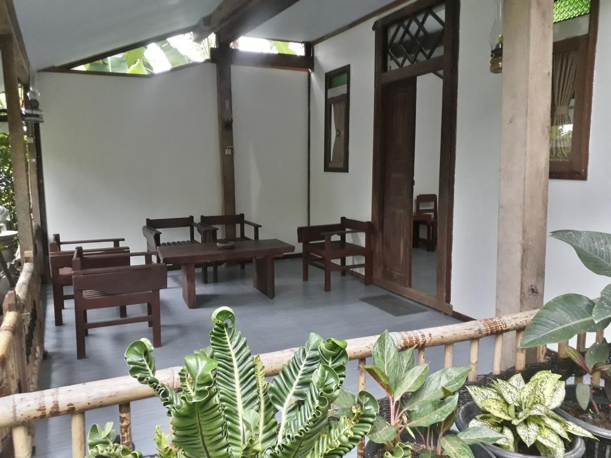 Banyu Homestay Banyuwangi  Buitenkant foto