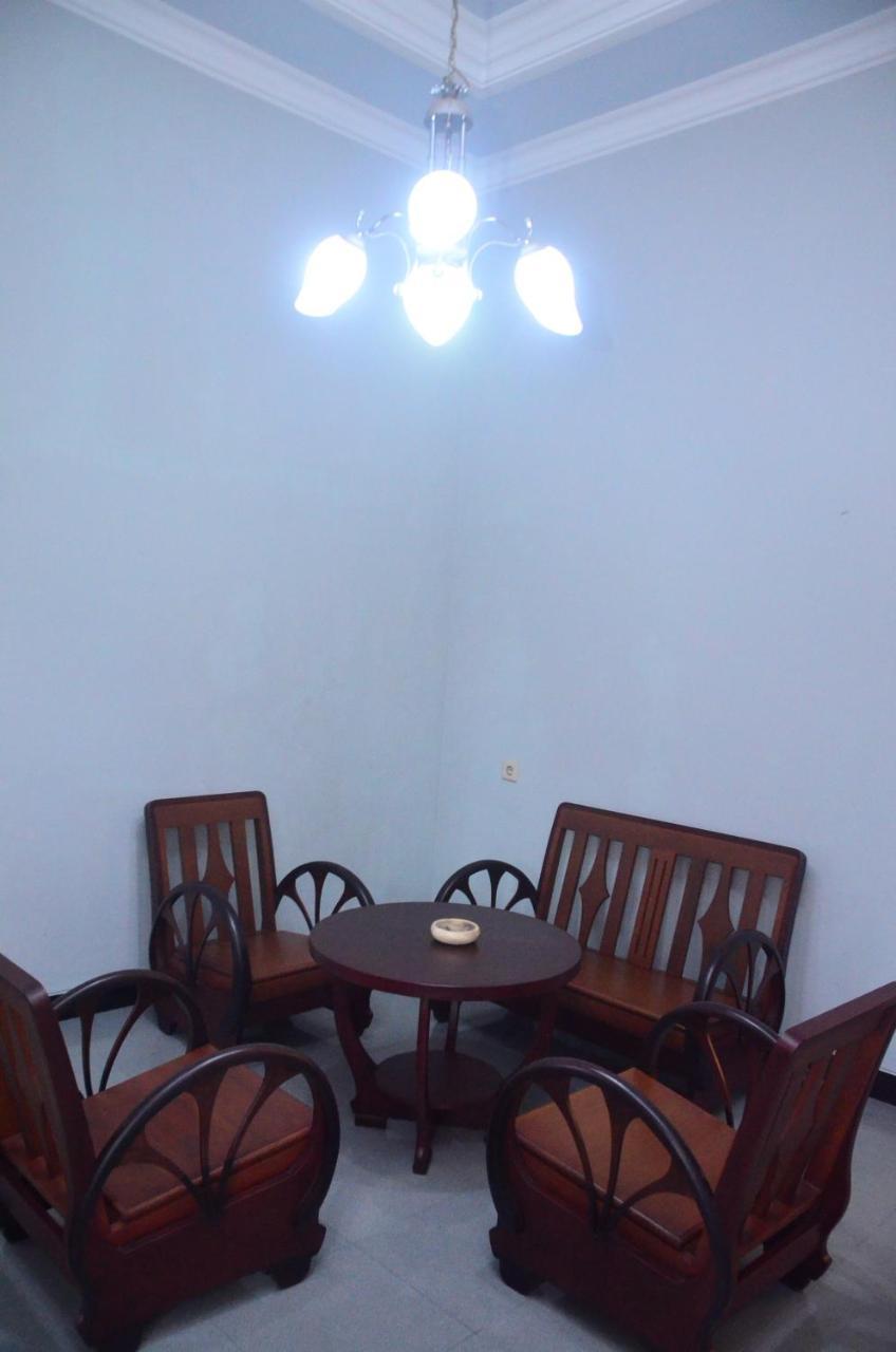Banyu Homestay Banyuwangi  Buitenkant foto